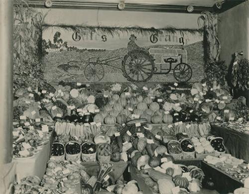 Gates Grange Vegetable Display