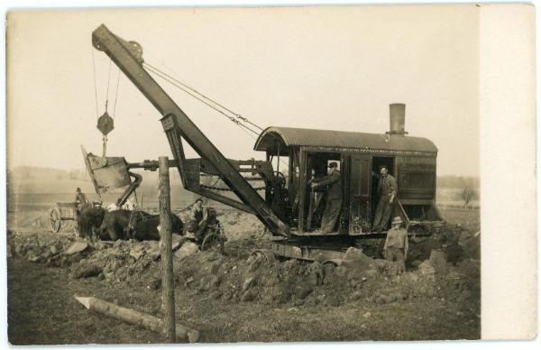 Men with Steam Shovel