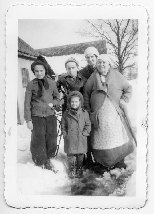 Dezemo Family in Winter