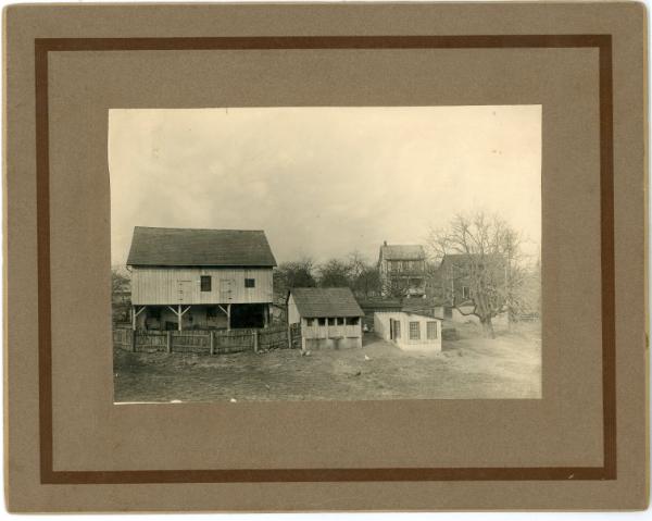 Large Barn with Overhang (2)