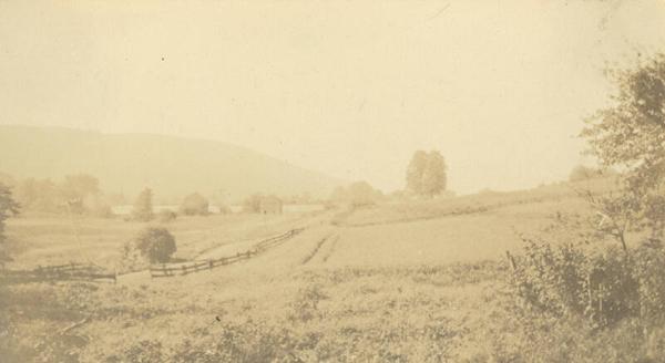 Looking South at Duroe-Dell Farm