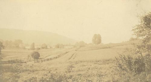 Looking South at Duroe-Dell Farm
