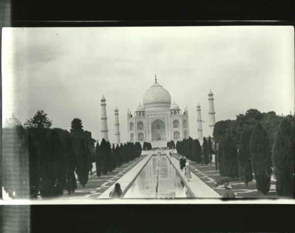 People at the Taj Mahal