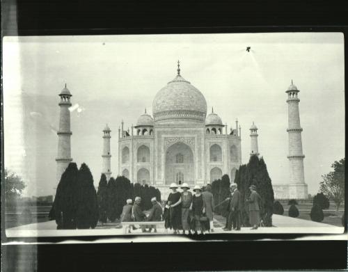 Taja Mahal Tourists