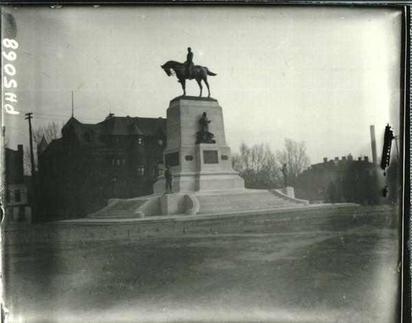 Washington DC Statue