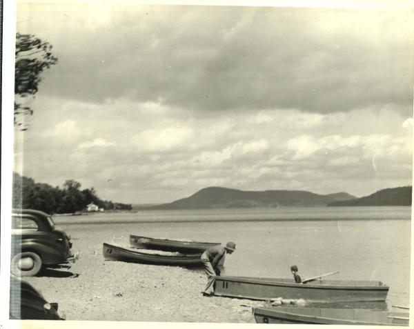 Boating on Otsego Lake