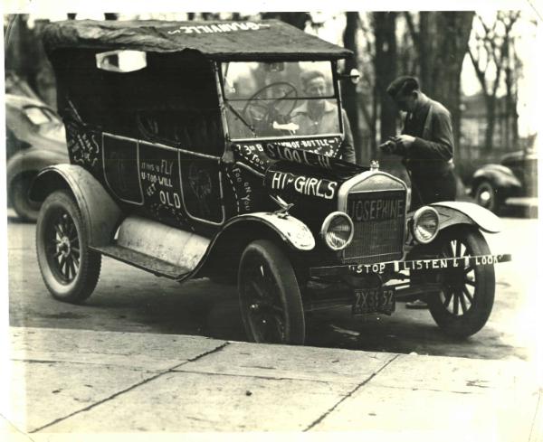 Graffitied Automobile